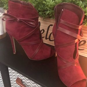 BURGUNDY Statement Heel